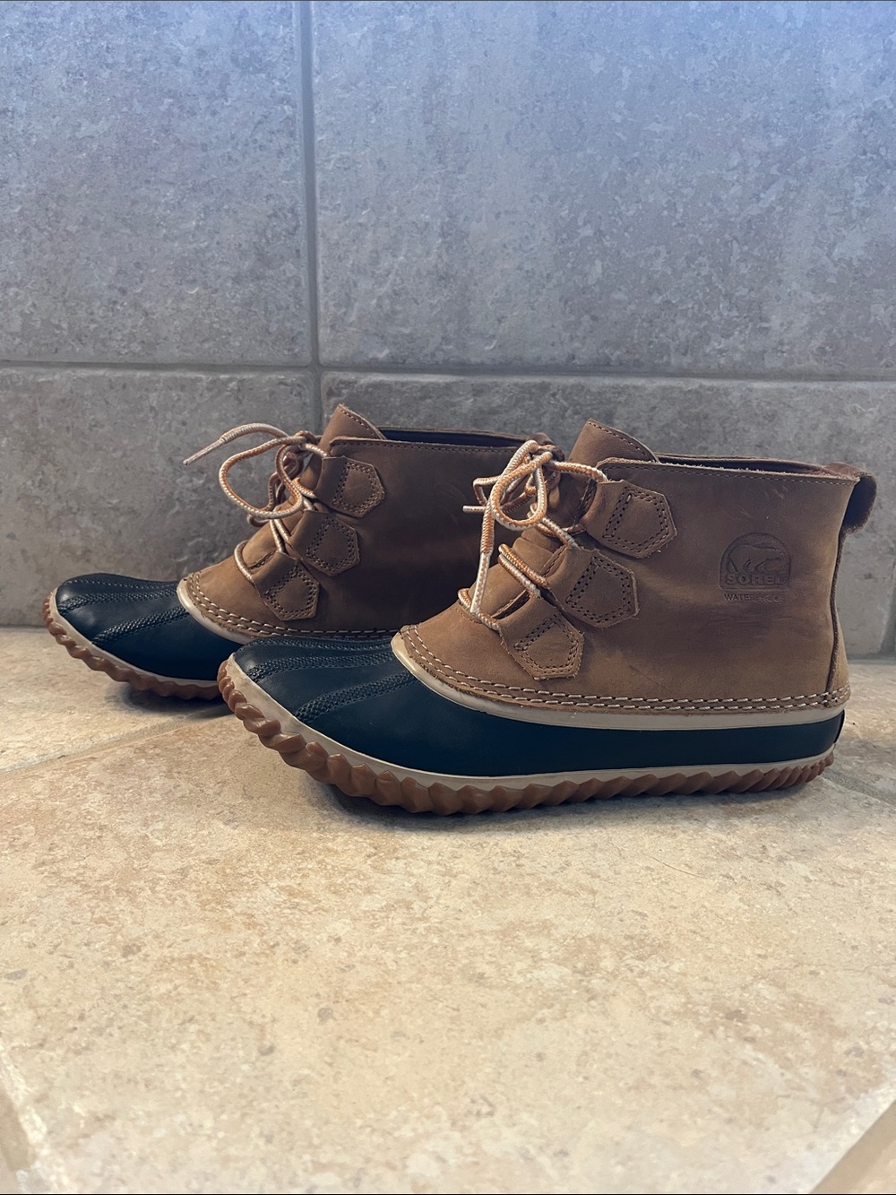 Sorel Brown and Black Women's Lace-Up Duck Boots
